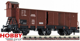 Covered freight car with brakeman's cab (3-axled)