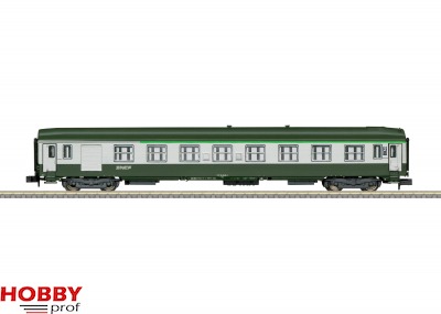 Type B7D Express Train Passenger Car with a baggage area, 2nd class