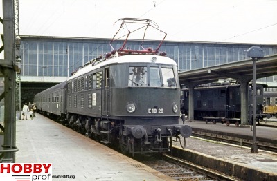 E-Lok BR E 18 DB III (DC)