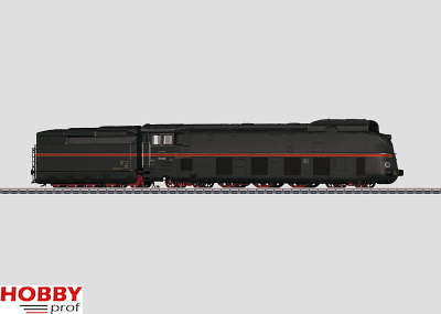 Steamlined steam locomotive BR 05